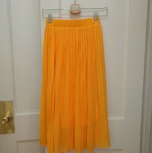 Yellow/orange ZARA pmeated, midi skirt